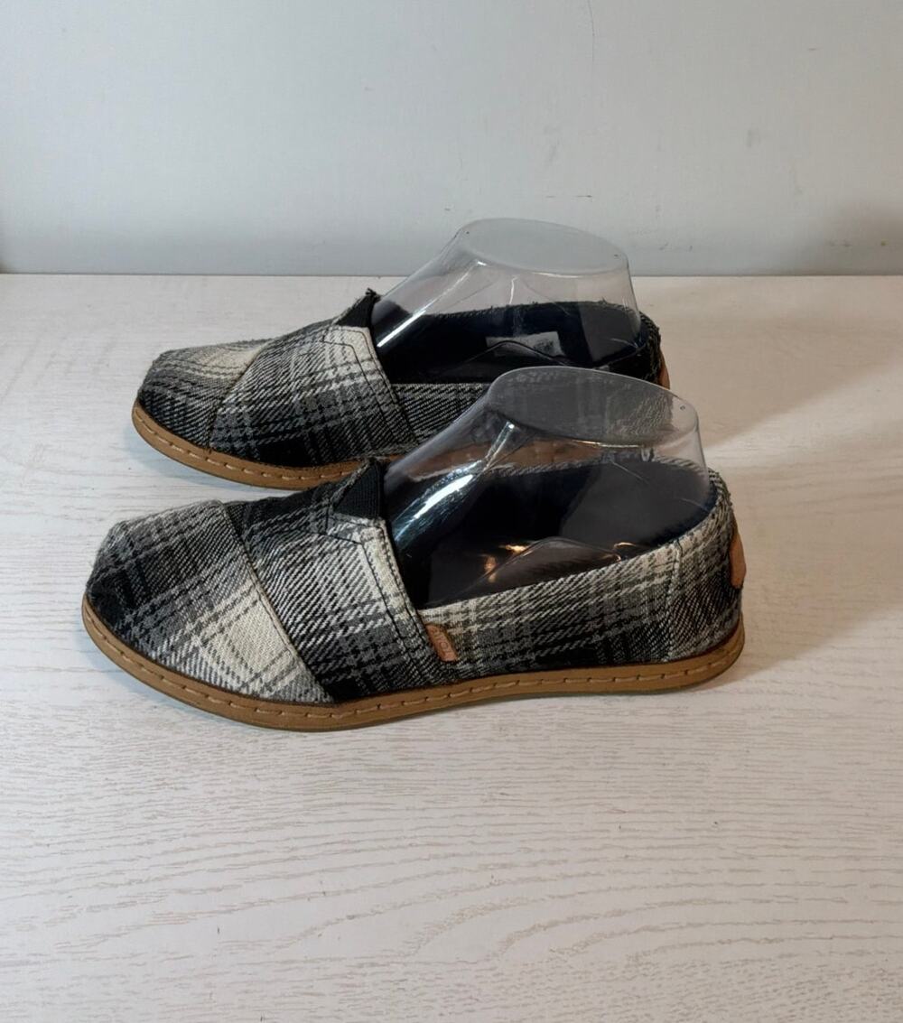 Toms Classic Alpargata Black Gray and White Plaid Flannel Flats 6